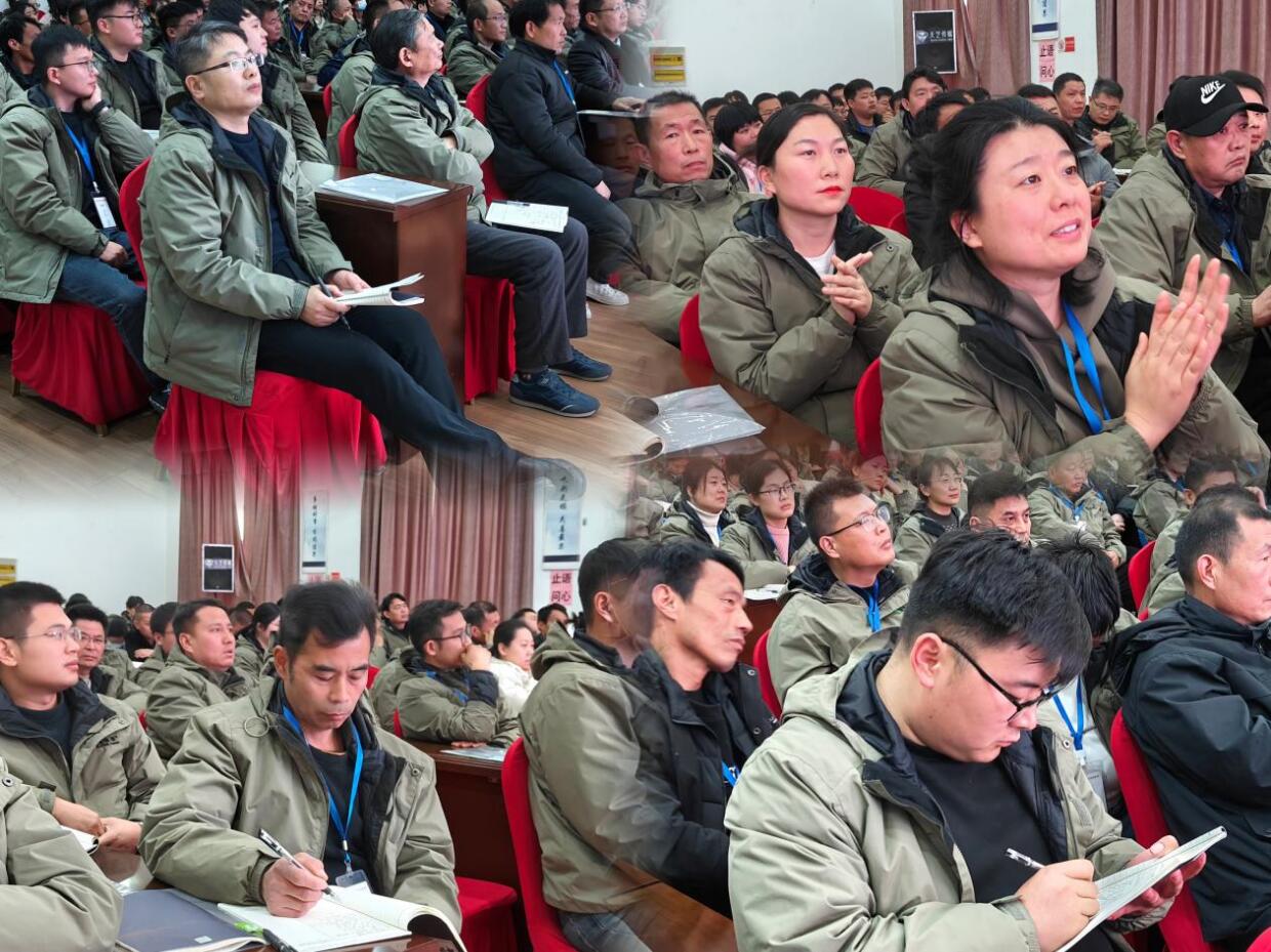 集體大學(xué)�?.jpg 集體大學(xué)�?.jpg